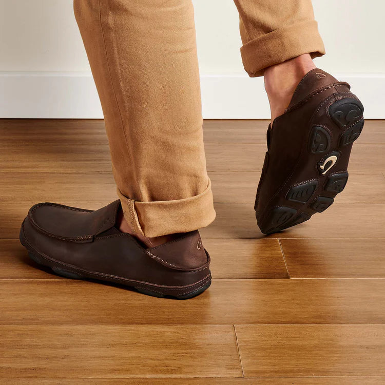 OluKai Moloa Leather Slip On Shoes Dk Wood/Dk Java – ISLANDER display picture 1