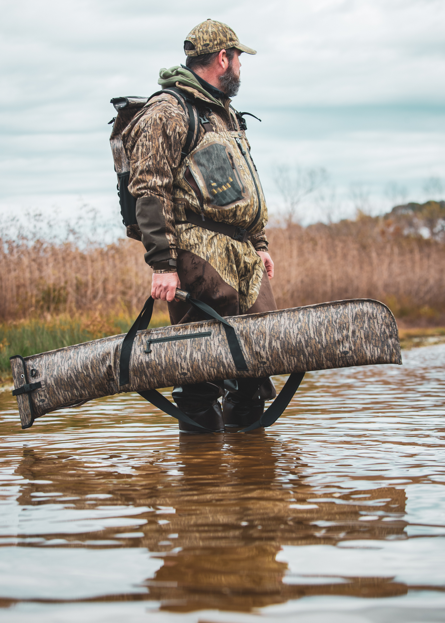 Mossy Oak - Auto-Sealing, Waterproof, Floating, Scent Proof Shotgun Bag