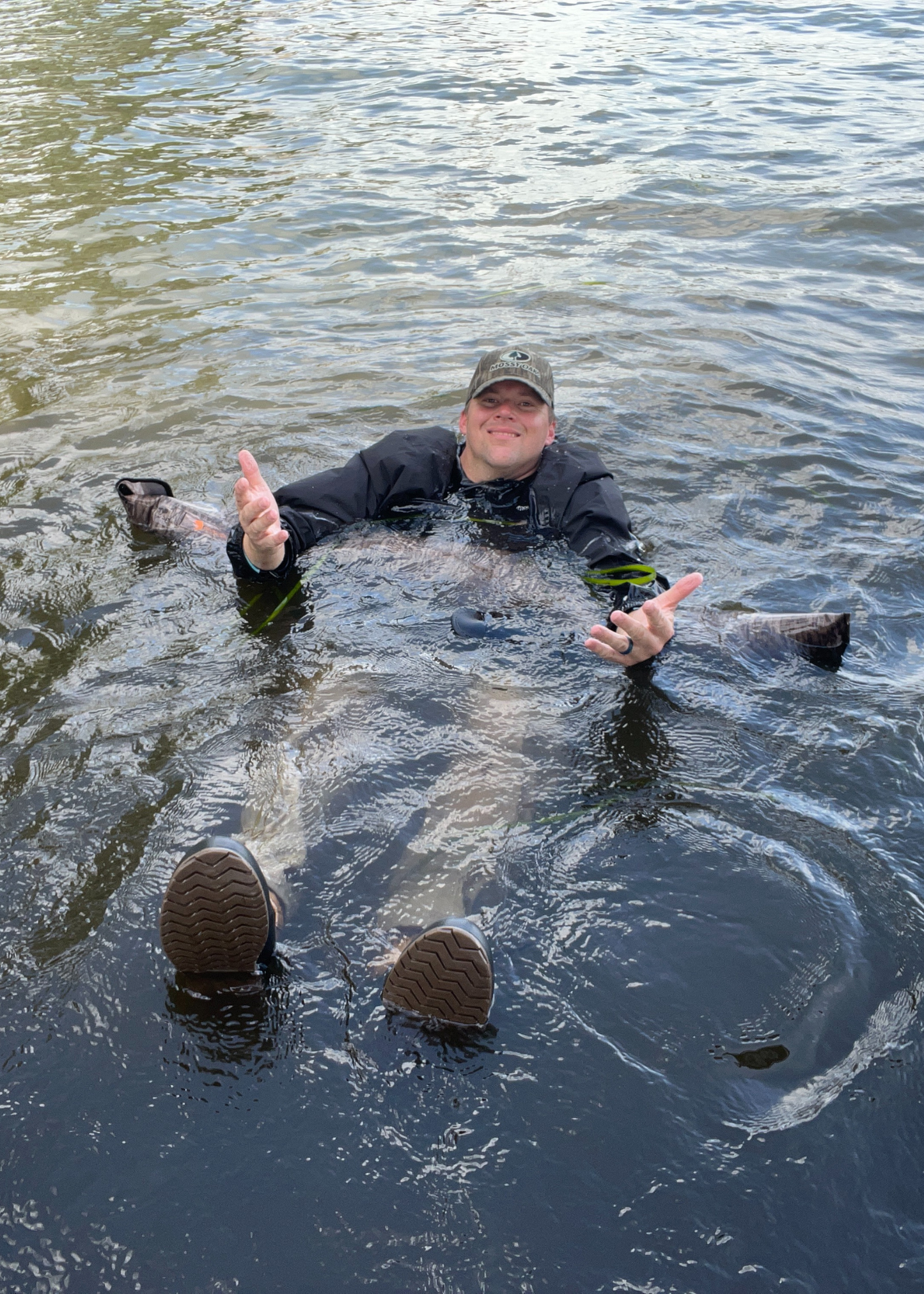 Mossy Oak - Auto-Sealing, Waterproof, Floating, Scent Proof Shotgun Bag